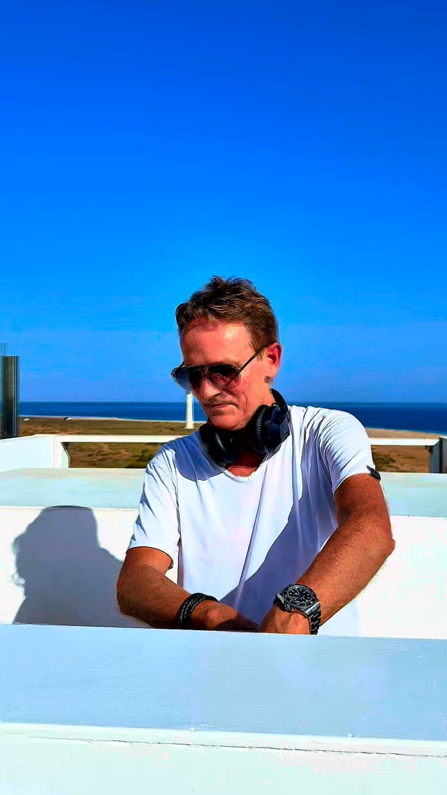 Video: Robinson - Jandia Playa (New Single - by DJ Westend)